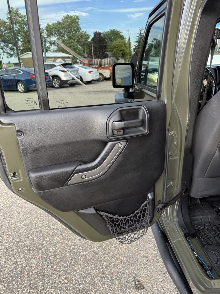 Jeep Wrangler Unlimited 4WD 4dr Willys Wheeler 2015