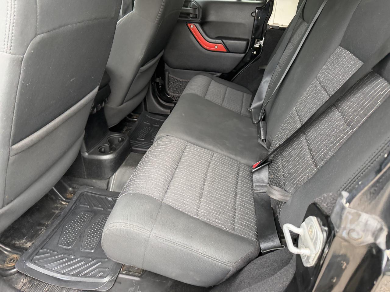 Jeep Wrangler Unlimited 4WD 4dr Sport 2012