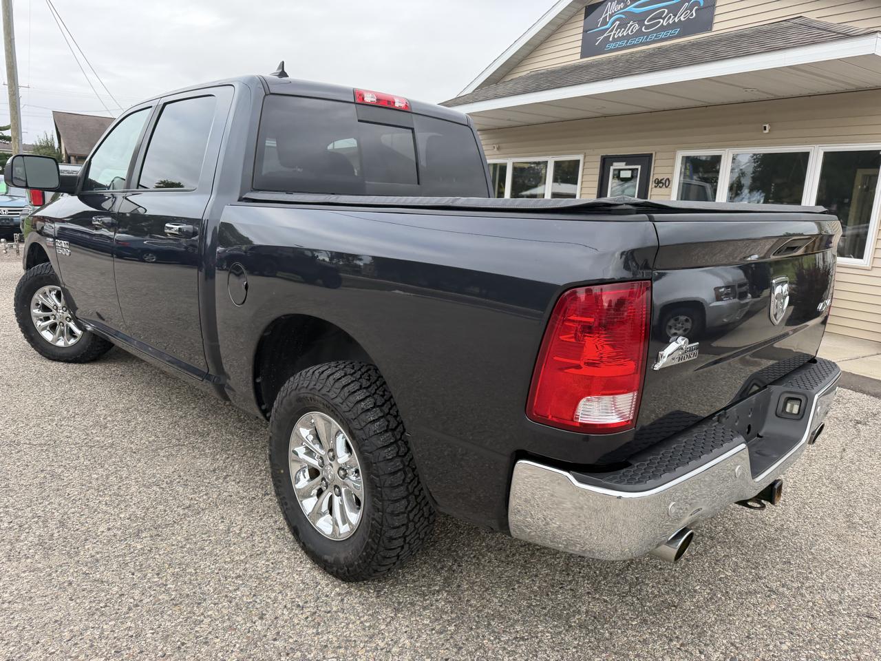 RAM 1500 4WD Crew Cab 140.5" Big Horn 2015