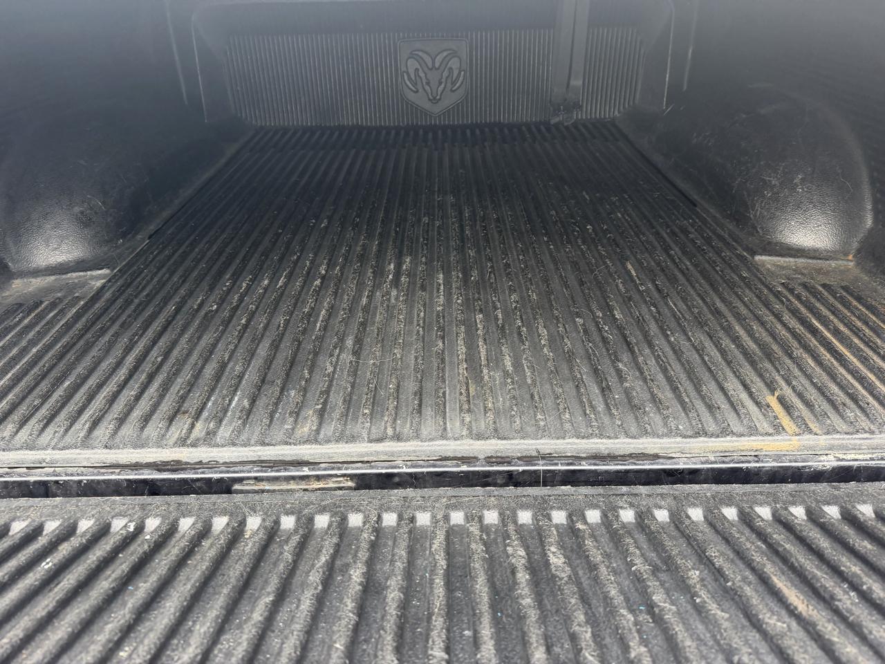 RAM 1500 4WD Crew Cab 140.5" Big Horn 2015