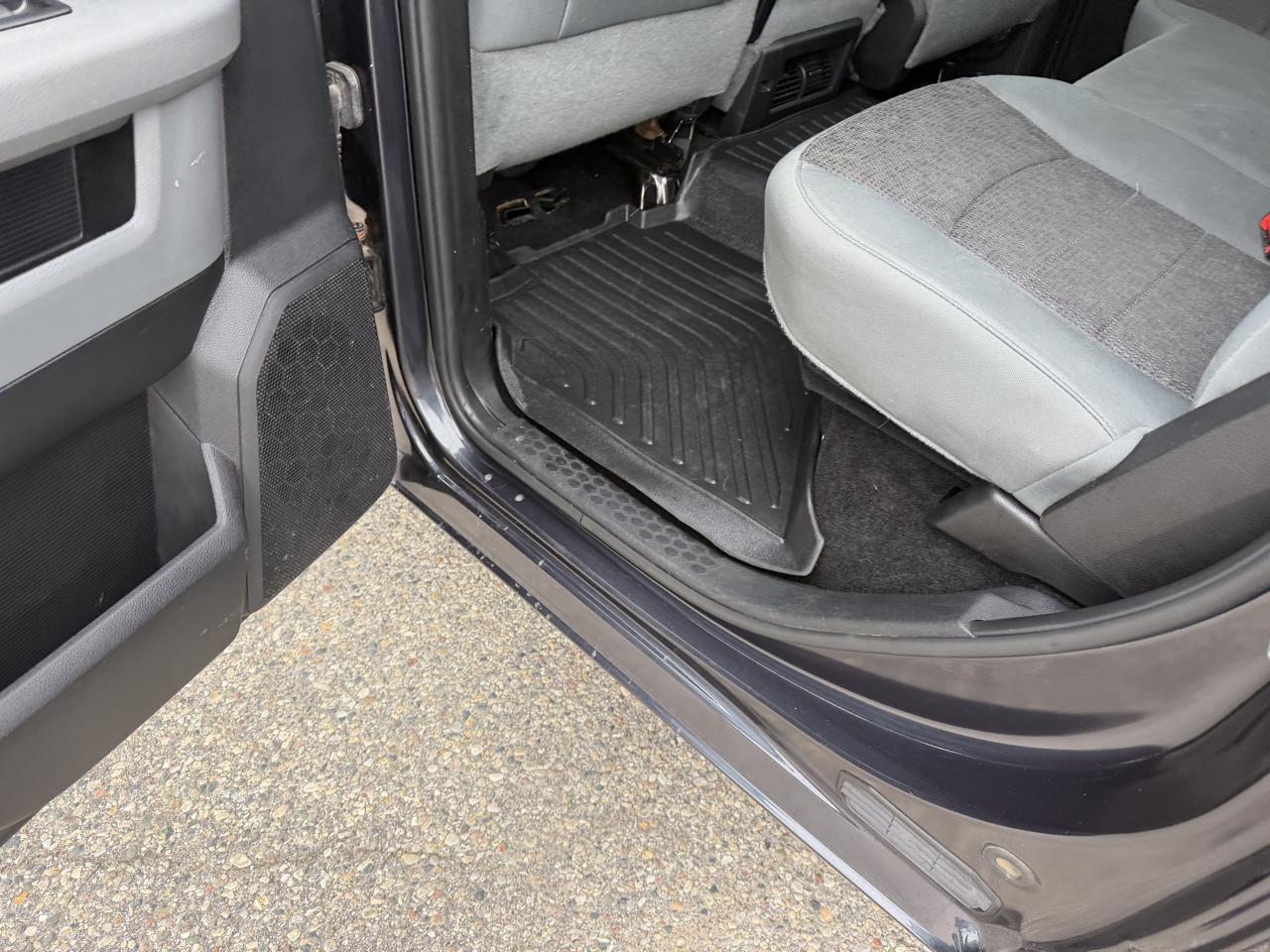RAM 1500 4WD Crew Cab 140.5" Big Horn 2015