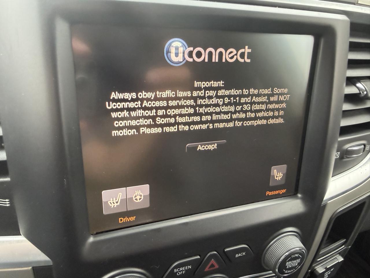 RAM 1500 4WD Crew Cab 140.5" Big Horn 2015