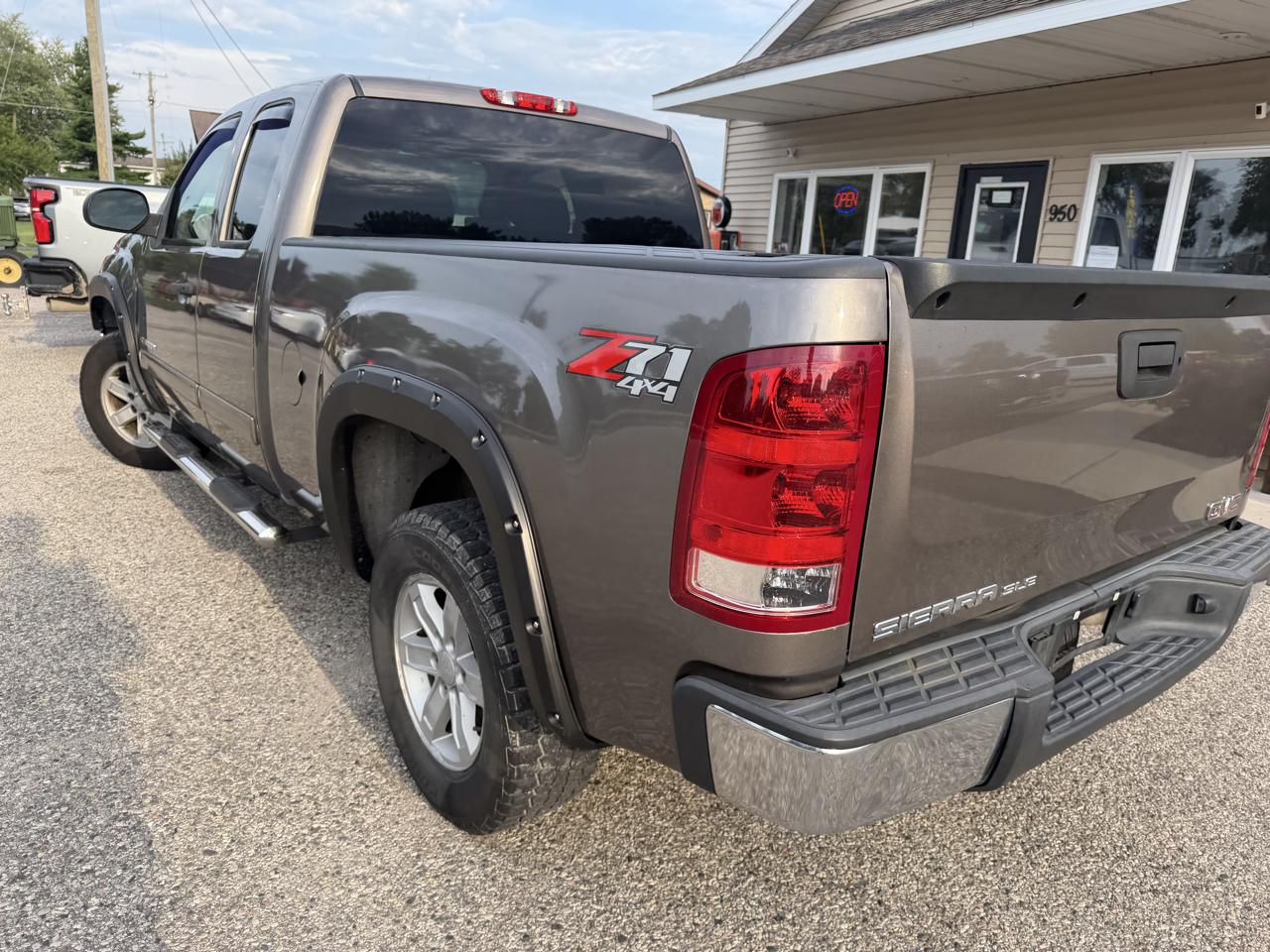 GMC Sierra 1500 4WD Ext Cab 143.5" SLE 2013