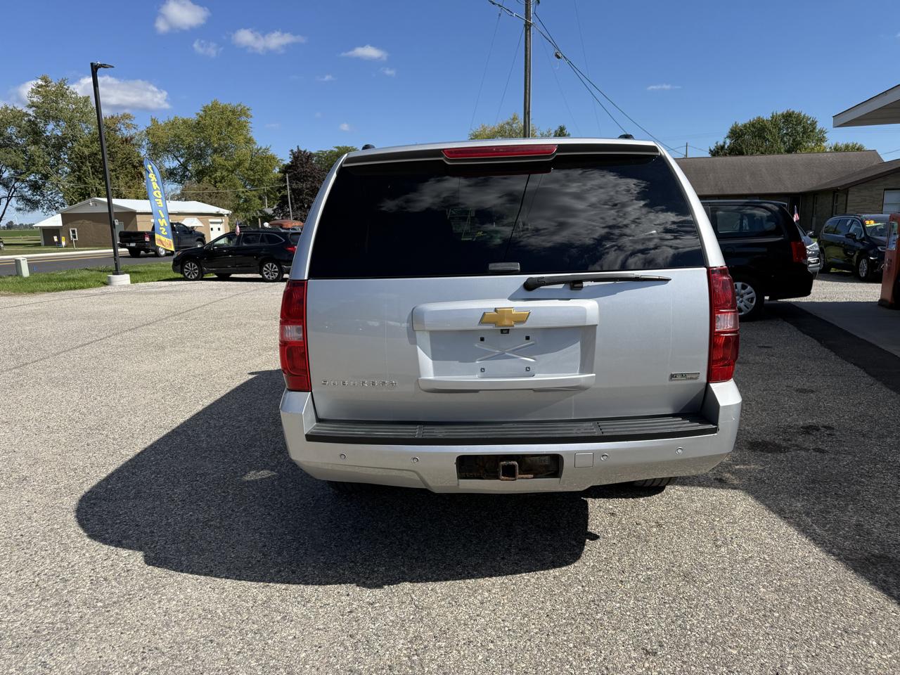 Chevrolet Suburban 4WD 4dr 1500 LT 2012