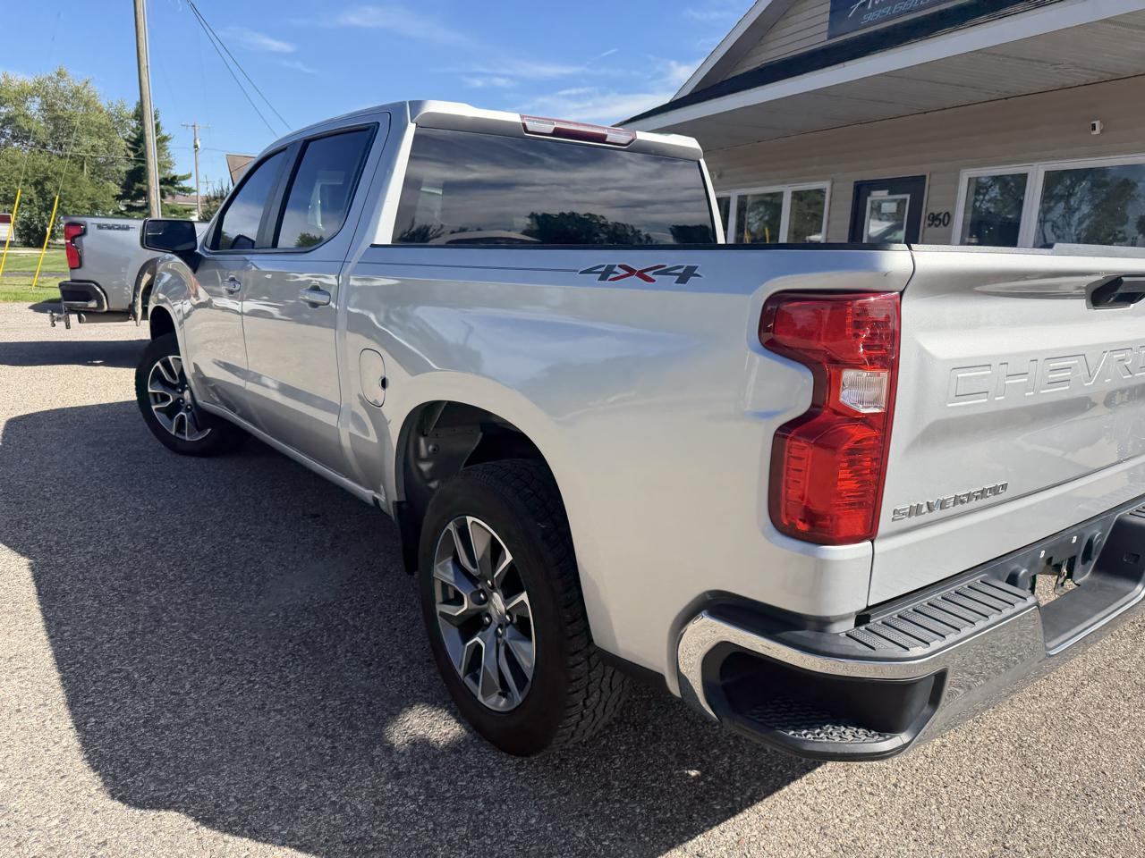 Chevrolet Silverado 1500 4WD Crew Cab 147" LT 2020