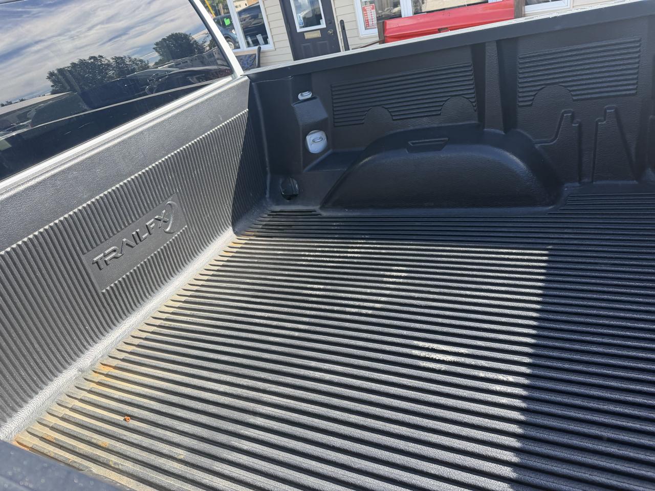 Chevrolet Silverado 1500 4WD Crew Cab 147" LT 2020