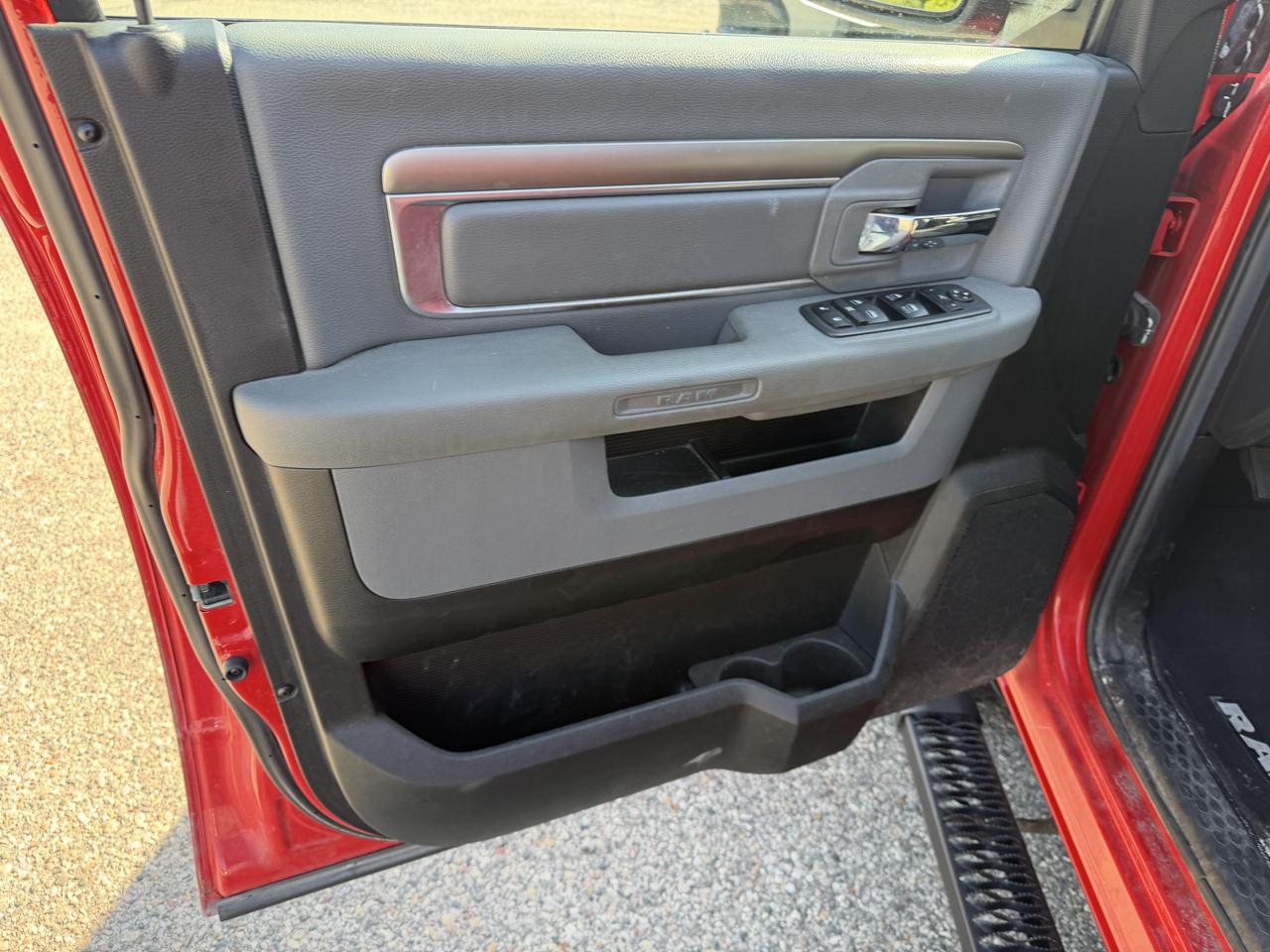 RAM 1500 Classic Warlock 4x4 Quad Cab 6'4" Box 2019