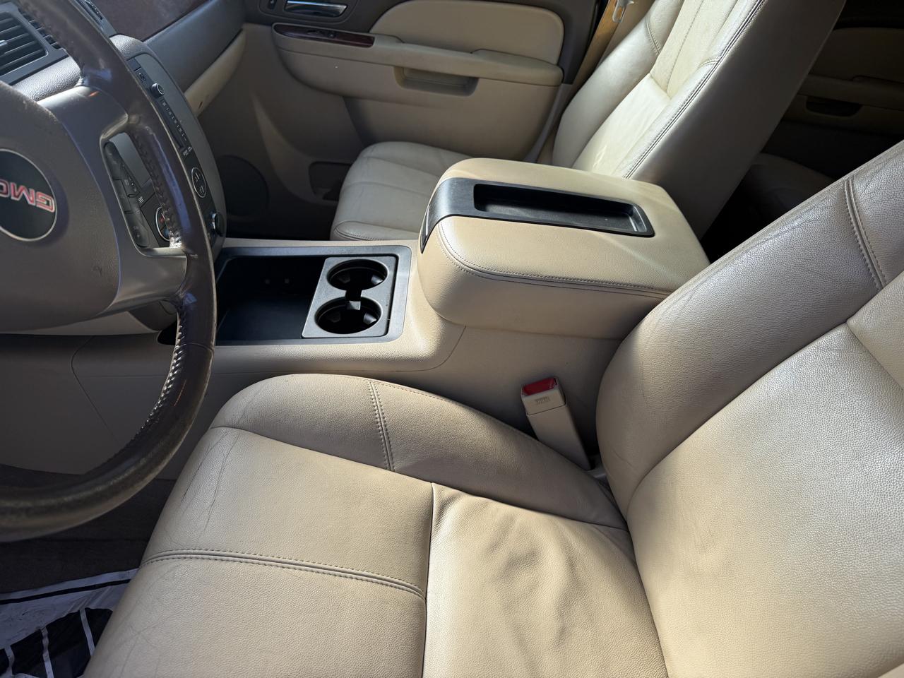 GMC Yukon XL 4WD 4dr 1500 SLT 2012