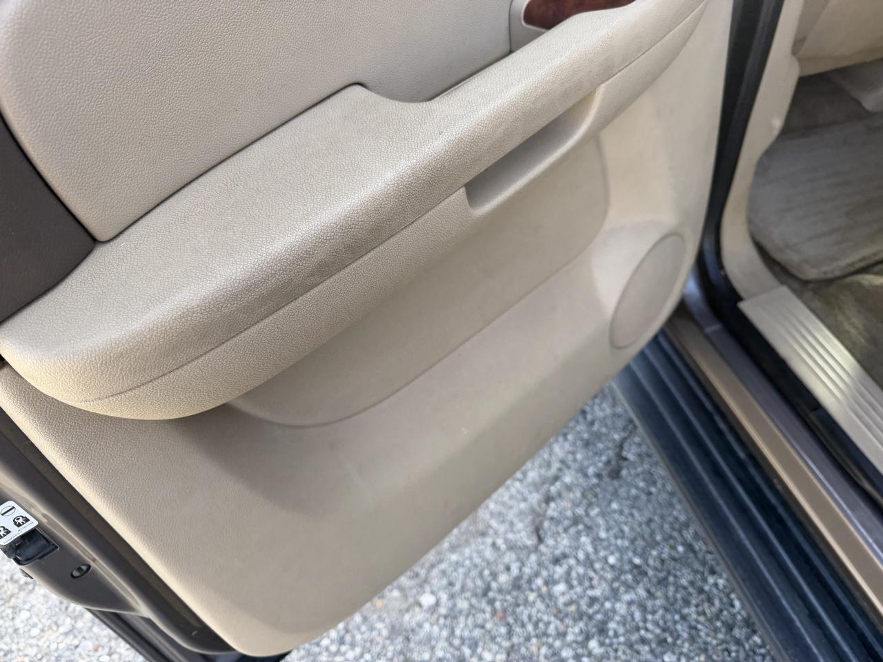 GMC Yukon XL 4WD 4dr 1500 SLT 2012