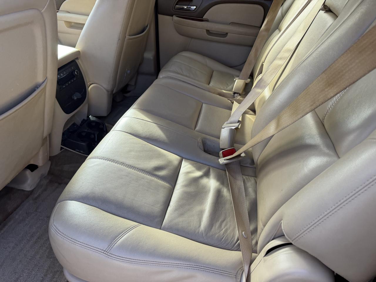 GMC Yukon XL 4WD 4dr 1500 SLT 2012