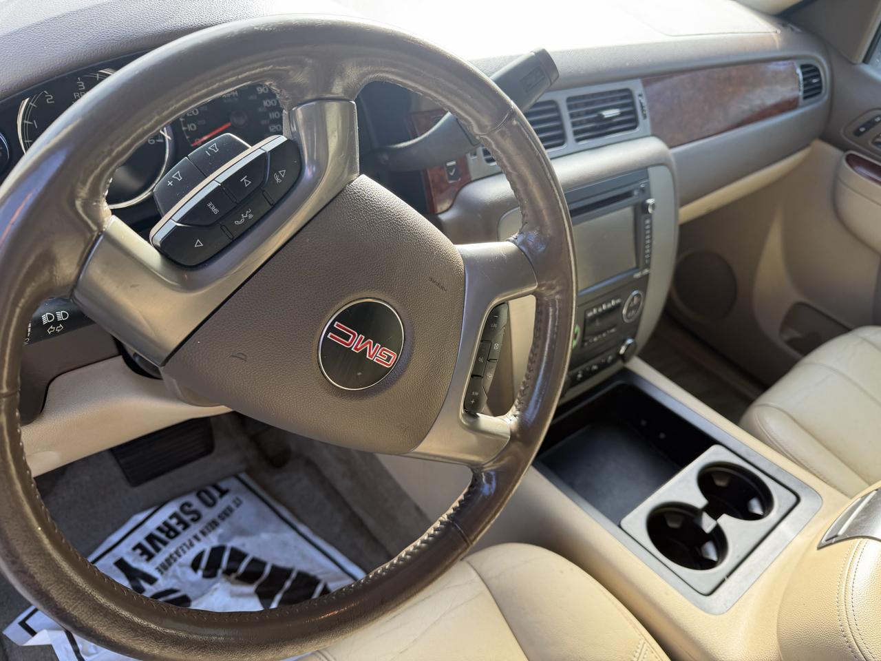 GMC Yukon XL 4WD 4dr 1500 SLT 2012