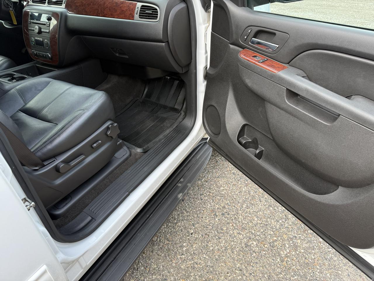 Chevrolet Tahoe 4WD 4dr 1500 LT 2013