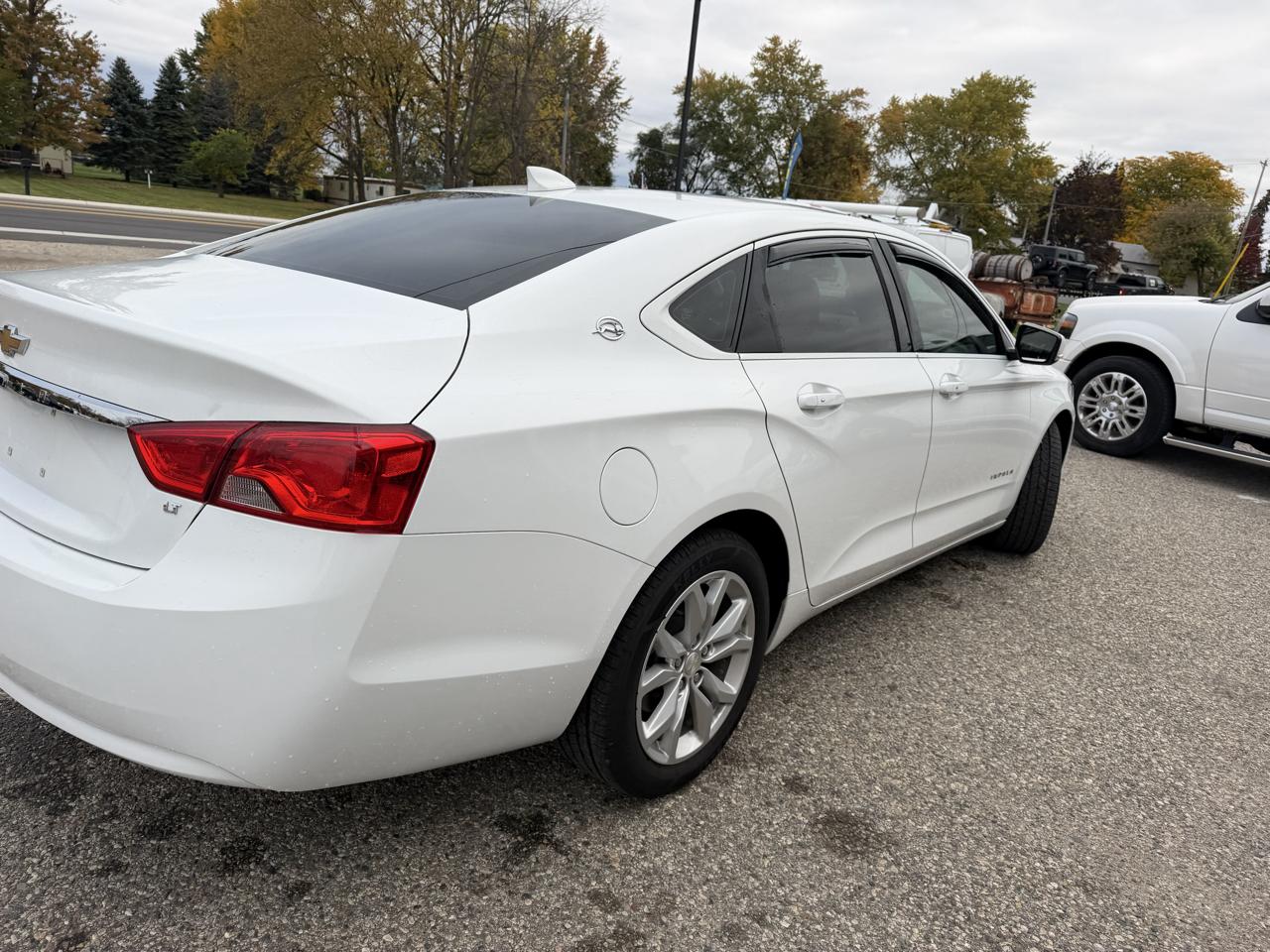 Chevrolet Impala 4dr Sdn LT w/1LT 2018