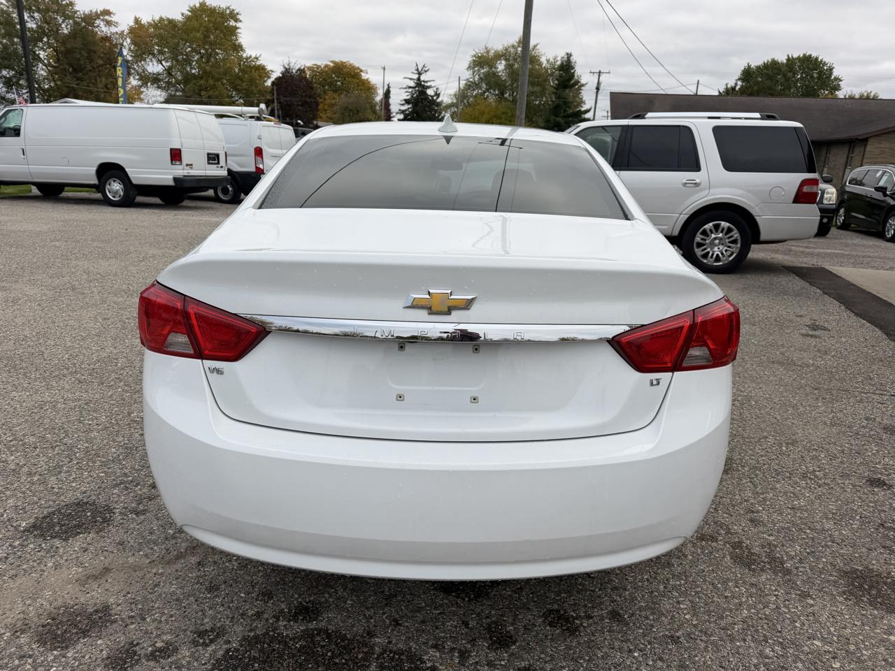Chevrolet Impala 4dr Sdn LT w/1LT 2018