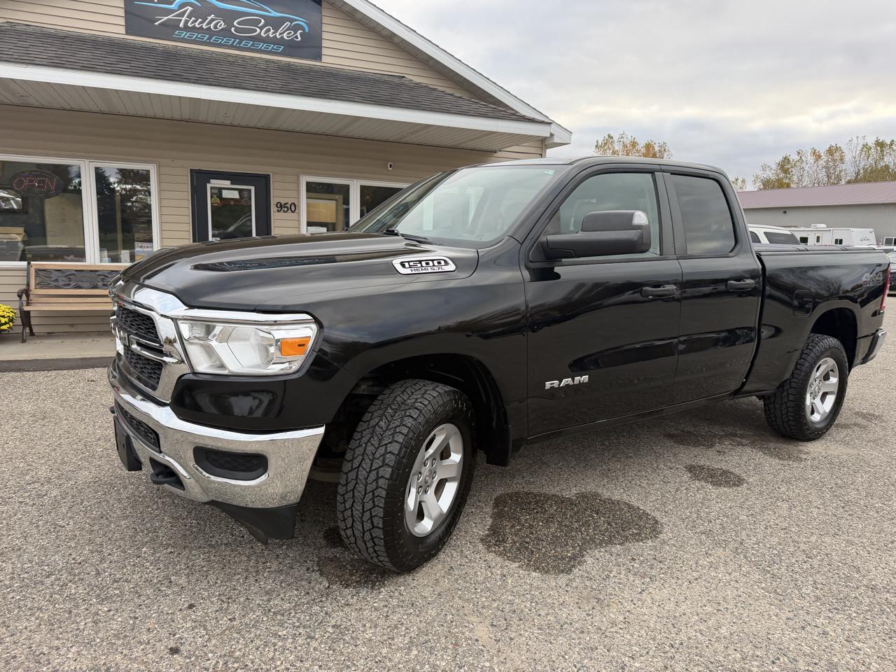 RAM 1500 Tradesman 4x4 Quad Cab 6'4" Box 2019