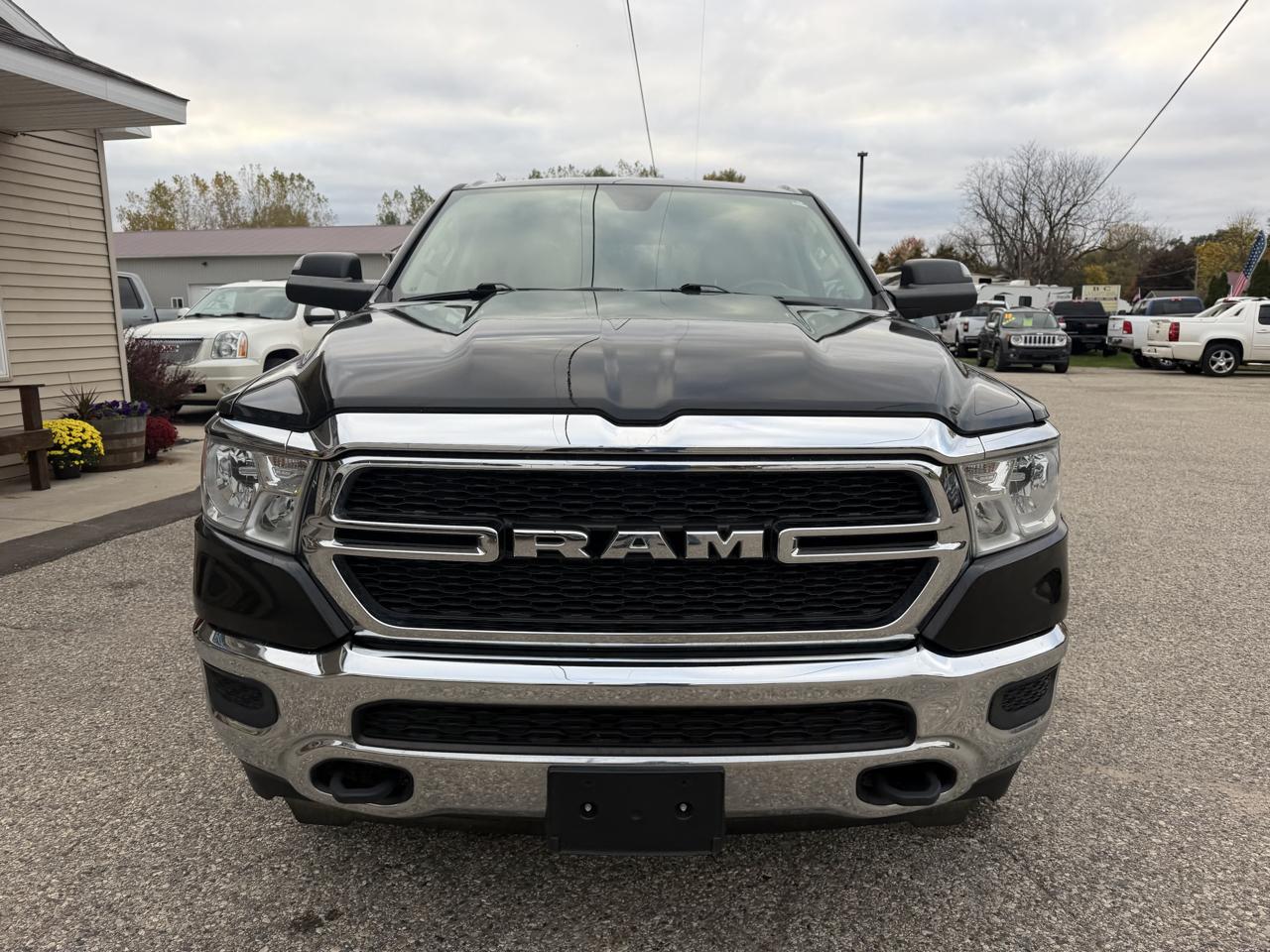 RAM 1500 Tradesman 4x4 Quad Cab 6'4" Box 2019