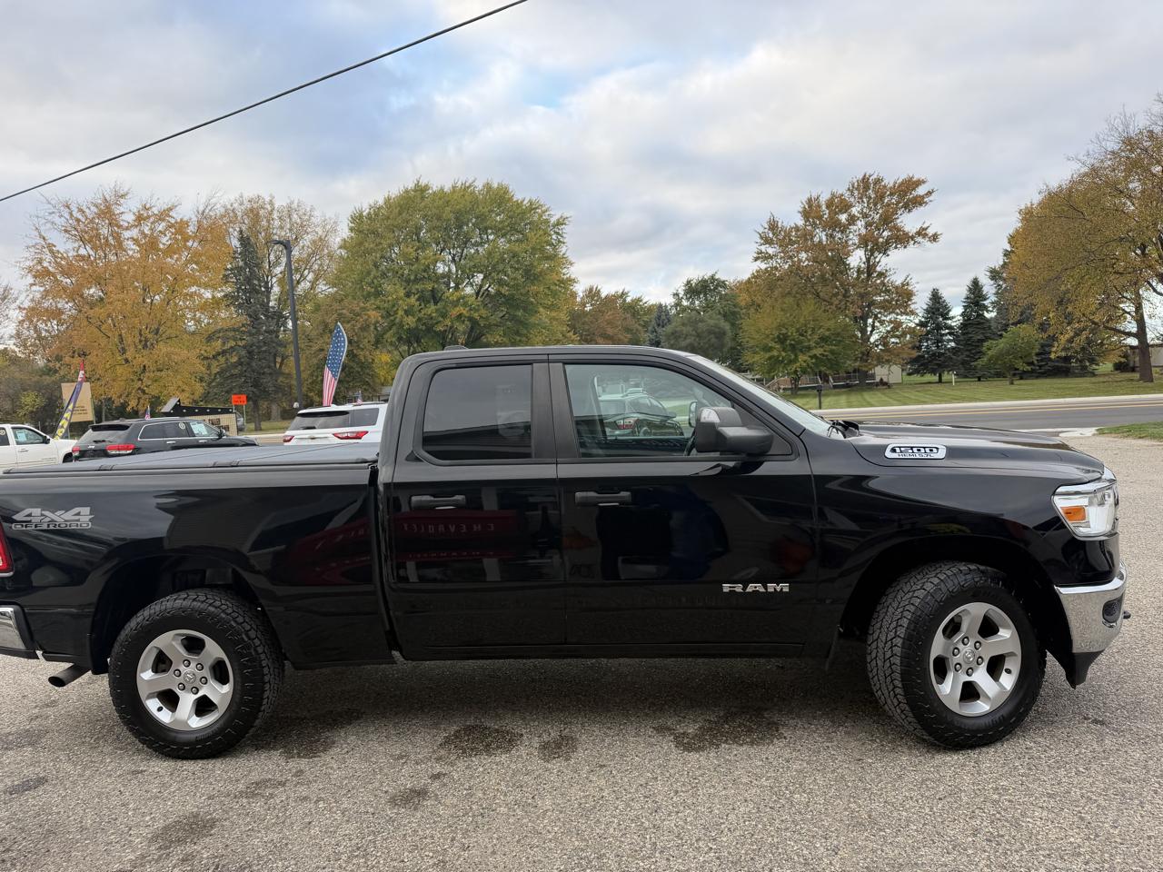 RAM 1500 Tradesman 4x4 Quad Cab 6'4" Box 2019