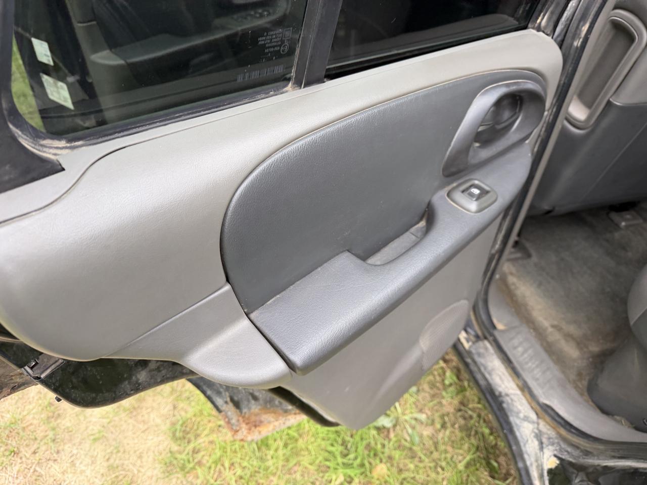 Chevrolet TrailBlazer 4dr 4WD LT 2004