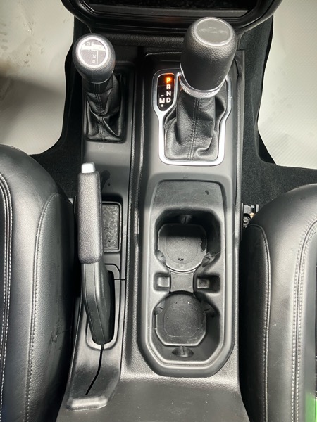 2022 Jeep Gladiator Sport S photo 18