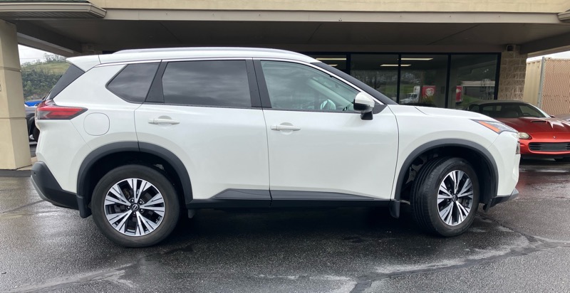 2022 Nissan Rogue AWD SV photo 2