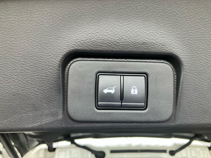 2022 Nissan Rogue AWD SV photo 10