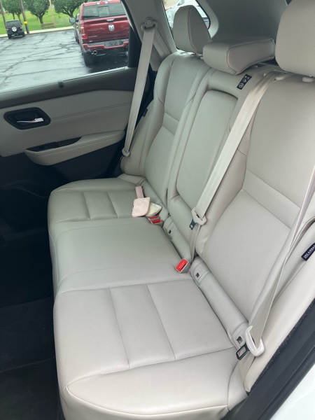2022 Nissan Rogue AWD SV photo 12