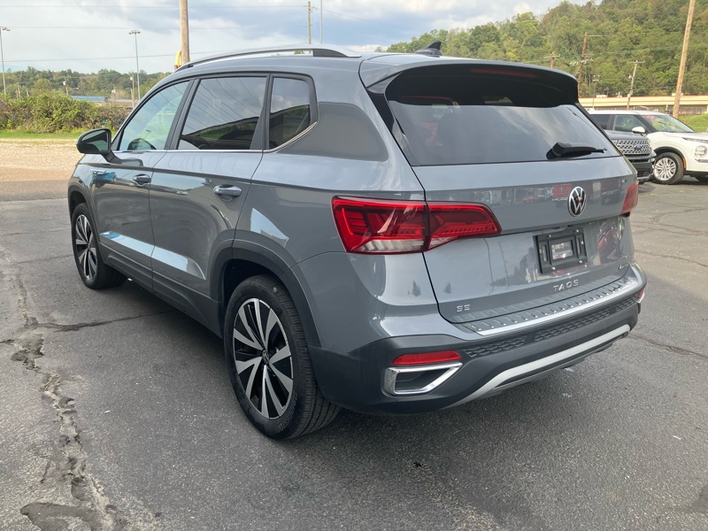 2023 Volkswagen Taos SE photo 5