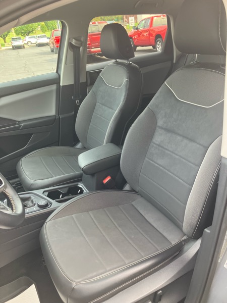 2023 Volkswagen Taos SE photo 11
