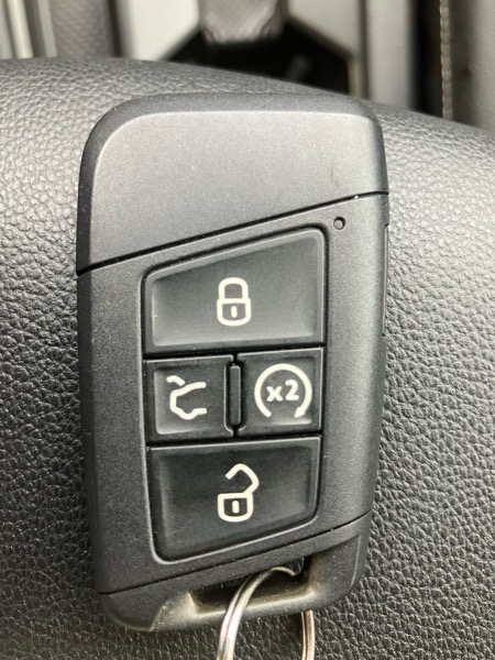 2023 Volkswagen Taos SE photo 28
