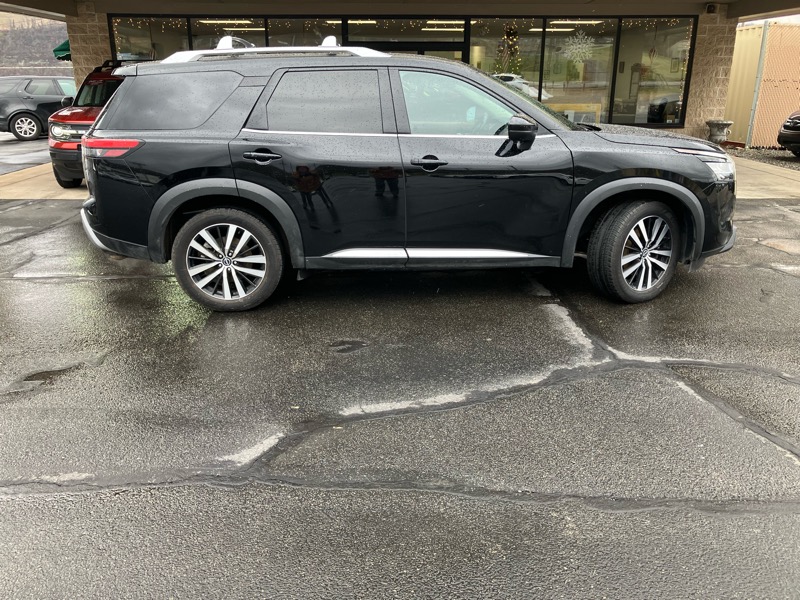 Nissan Pathfinder Platinum 4WD 2023