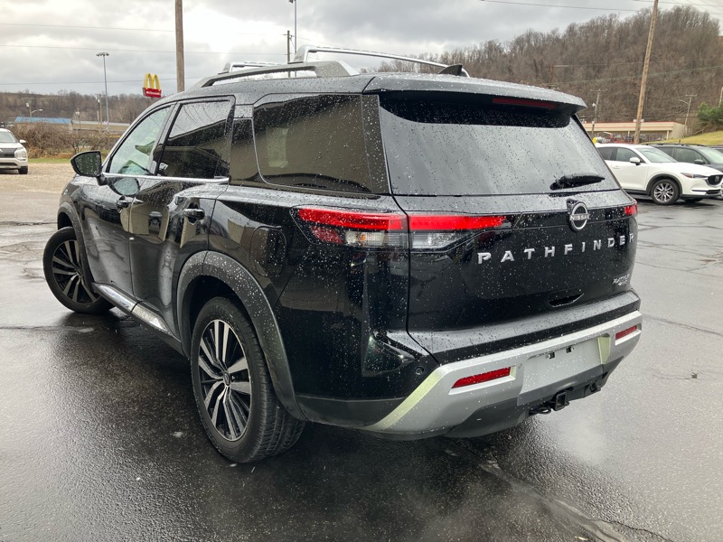 Nissan Pathfinder Platinum 4WD 2023