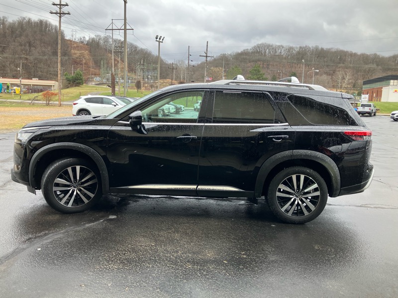 Nissan Pathfinder Platinum 4WD 2023