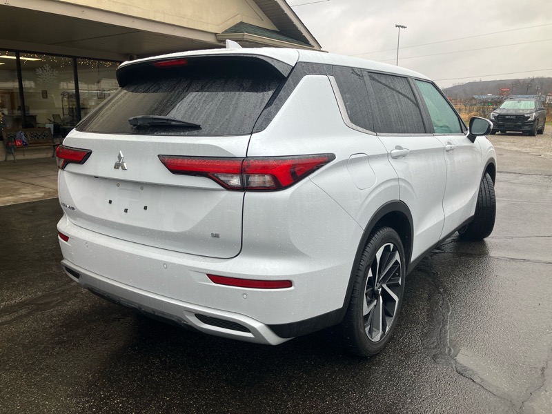 Mitsubishi Outlander SE Launch Edition S-AWC 2022