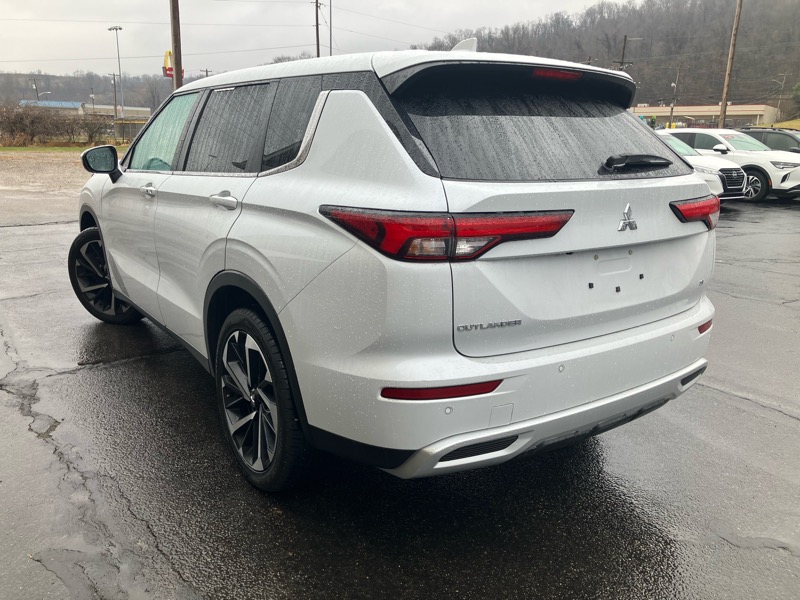 Mitsubishi Outlander SE Launch Edition S-AWC 2022