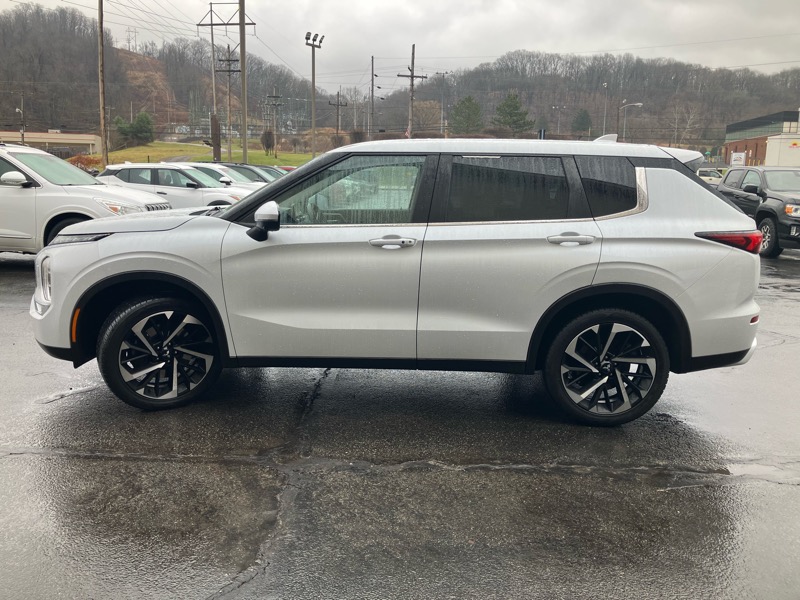 Mitsubishi Outlander SE Launch Edition S-AWC 2022