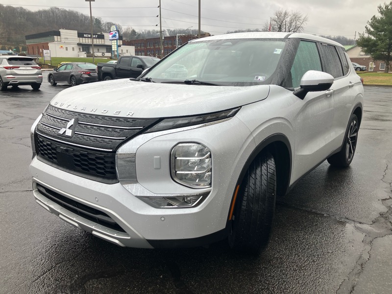 Mitsubishi Outlander SE Launch Edition S-AWC 2022