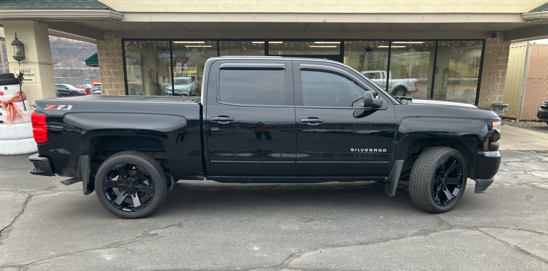 Chevrolet Silverado 1500 4WD Crew Cab 143.5" LT w/2LT 2018