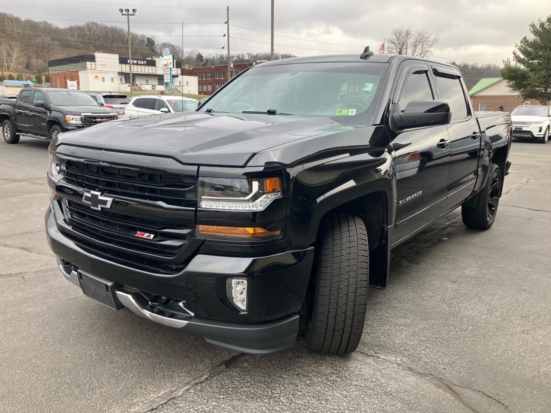 Chevrolet Silverado 1500 4WD Crew Cab 143.5" LT w/2LT 2018