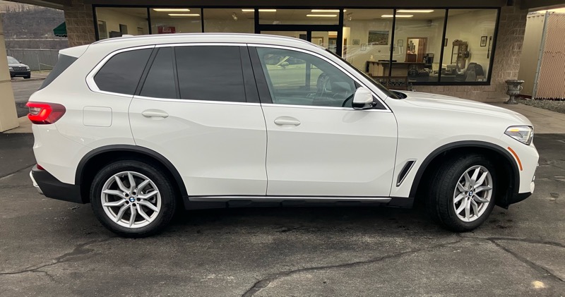 BMW X5 xDrive40i Sports Activity Vehicle 2023