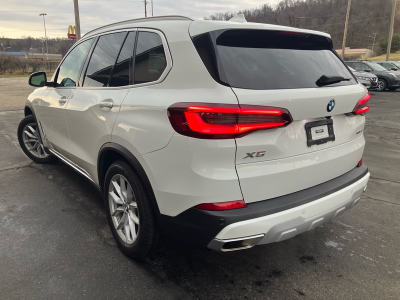 BMW X5 xDrive40i Sports Activity Vehicle 2023