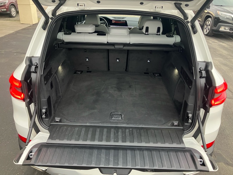 BMW X5 xDrive40i Sports Activity Vehicle 2023