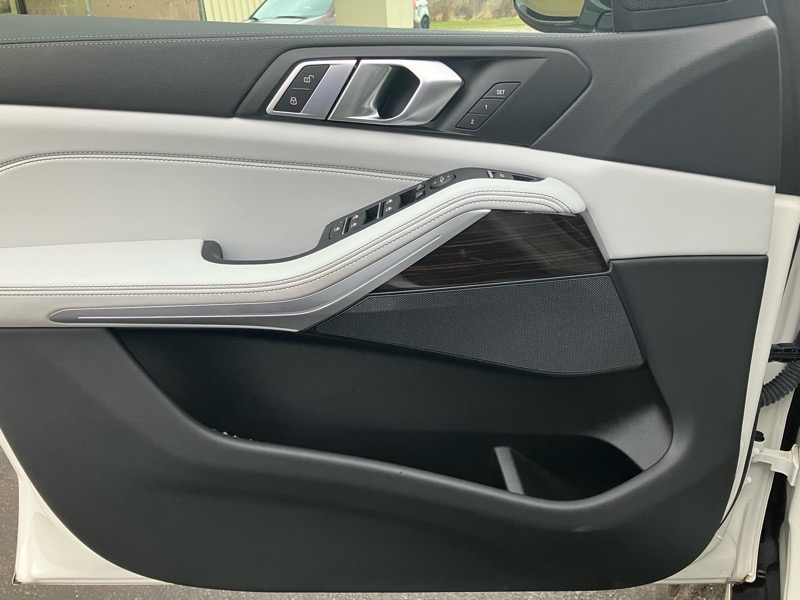 BMW X5 xDrive40i Sports Activity Vehicle 2023