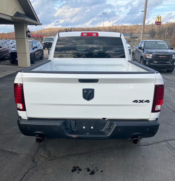 RAM 1500 Classic Warlock 4x4 Quad Cab 6'4" Box 2022