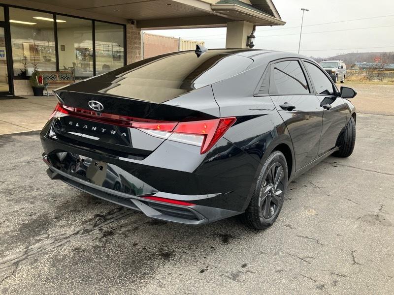 Hyundai Elantra SEL IVT 2021
