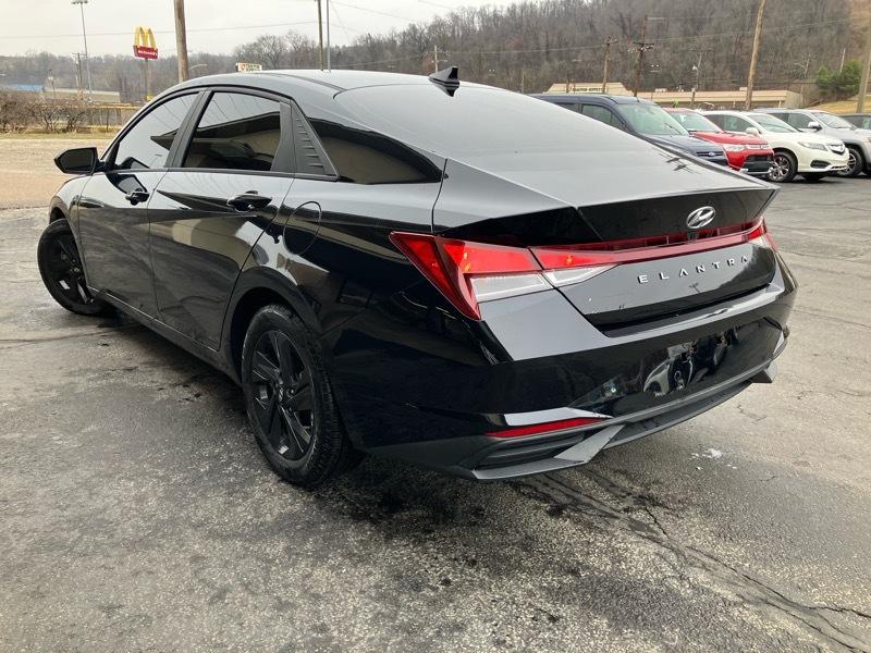 Hyundai Elantra SEL IVT 2021