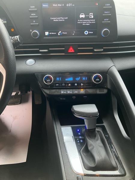 Hyundai Elantra SEL IVT 2021