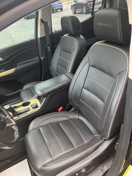 GMC Acadia FWD 4dr Denali 2019