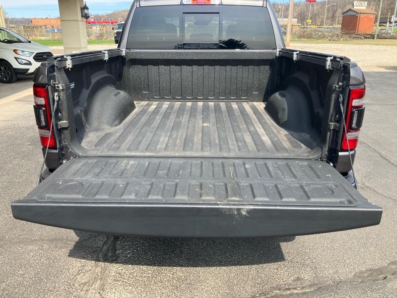 RAM 1500 Laramie 4x4 Crew Cab 5'7" Box 2024