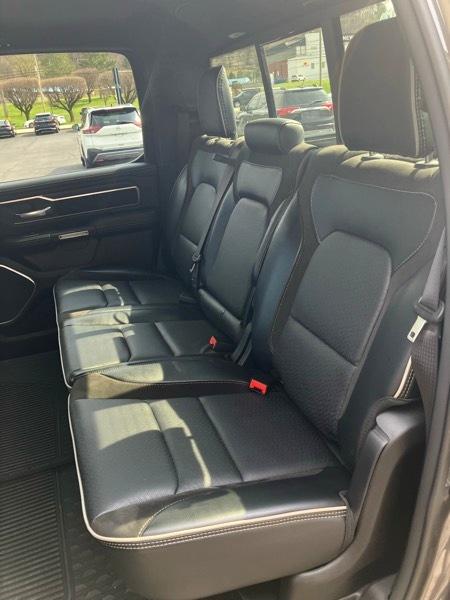 RAM 1500 Laramie 4x4 Crew Cab 5'7" Box 2024