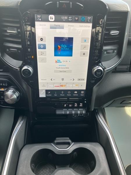 RAM 1500 Laramie 4x4 Crew Cab 5'7" Box 2024